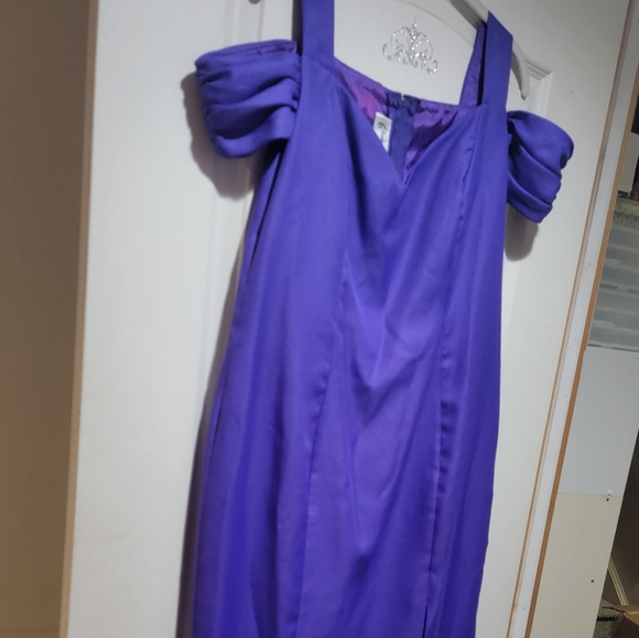 Bridesmaid dress Color eggplant Size 18  Long with high slit left - Picture 1 of 7